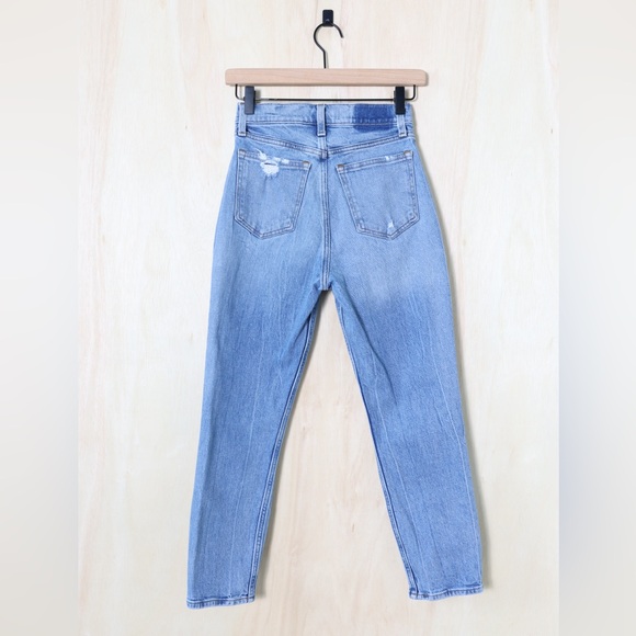 ABERCROMBIE & FITCH High Rise Mom Jean Medium Wash Size 25 Short - Picture 3 of 4